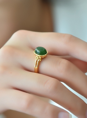 天然碧玉戒指女款18K金镶嵌和田玉石指环时尚个性高级感饰品礼物
