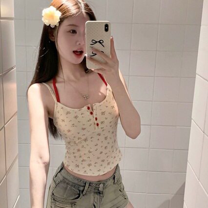 假两件挂脖吊带背心女外穿夏季泰式小众甜辣妹露背抹胸上衣带胸垫