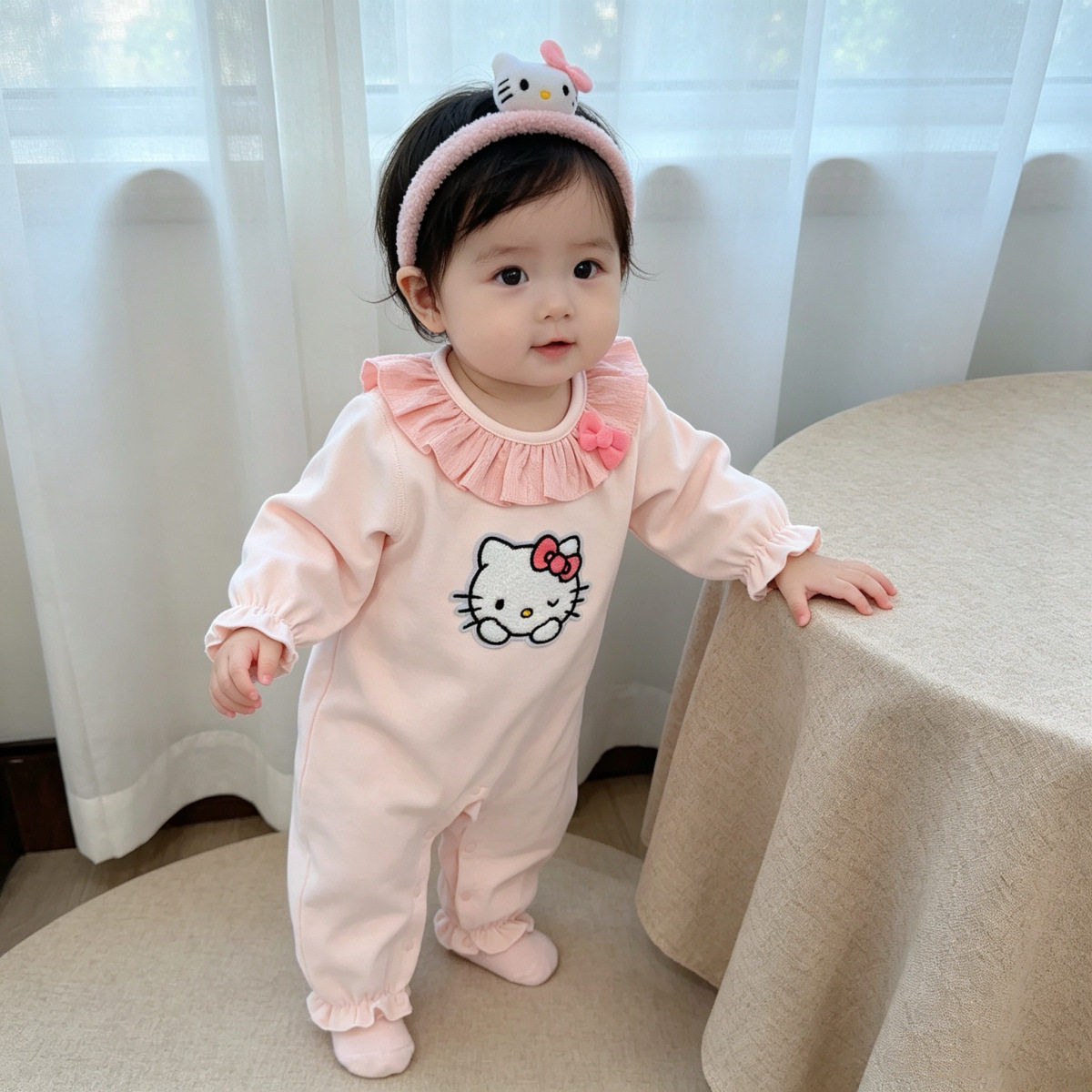秋季女宝宝粉花边领可爱婴幼儿长袖连体衣新生儿棉质爬服婴儿服装