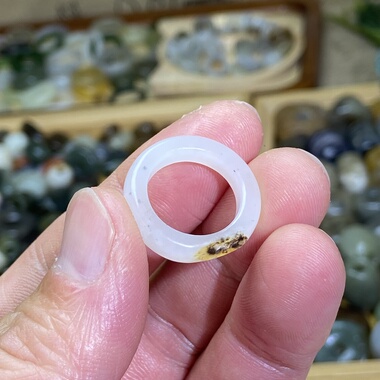 和田玉籽料卡15随型戒指白玉青花洒金皮古风戒圈玉环文玩珠串跑环