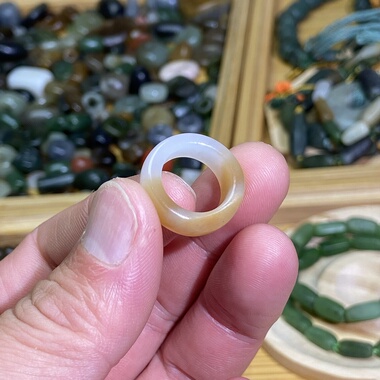 和田玉糖白玉籽料卡13随型跑环糖白分明半山水古风玉环文玩配饰