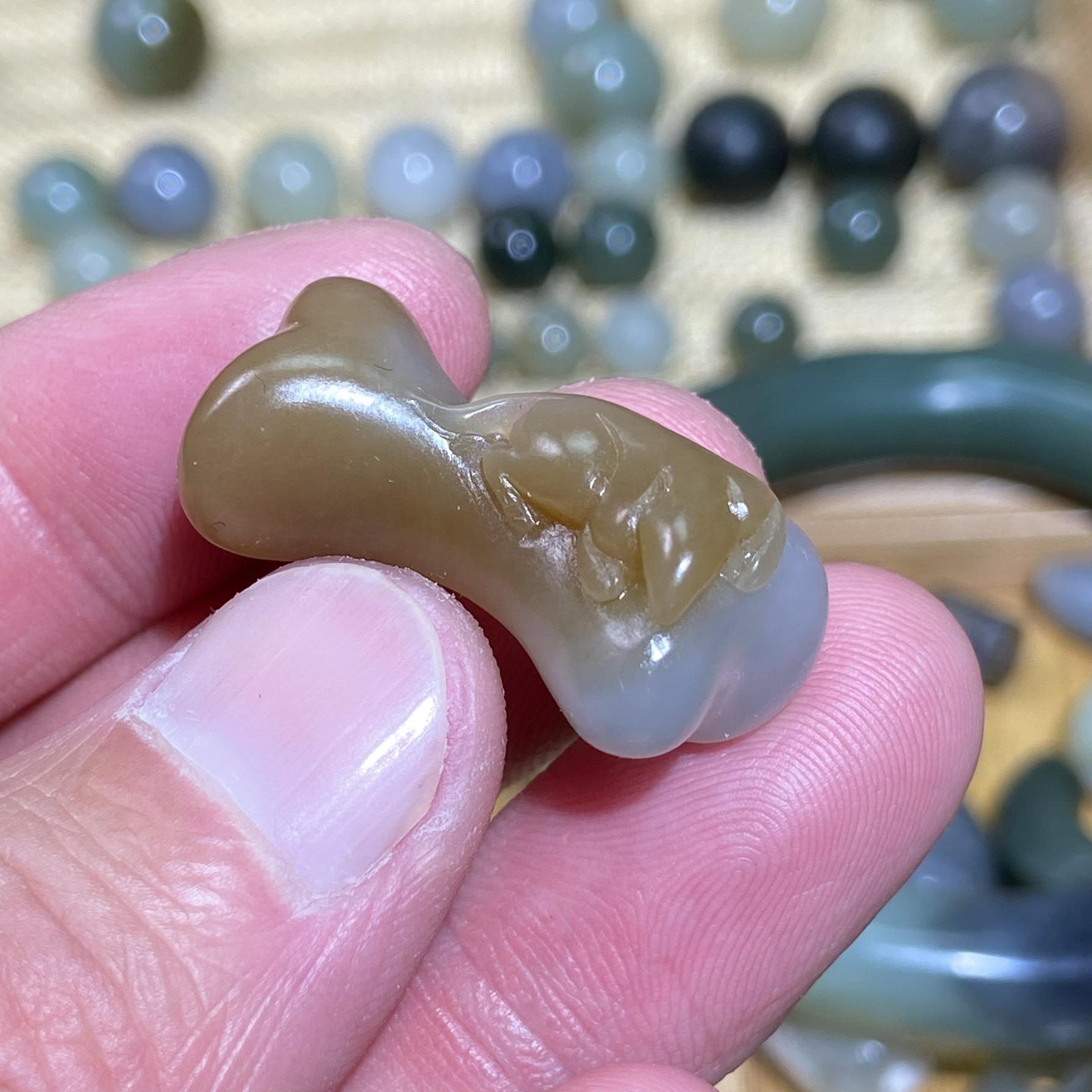 和田玉糖白玉骨头吊坠配饰手工俏色巧雕项链挂坠复古风挂件饰品