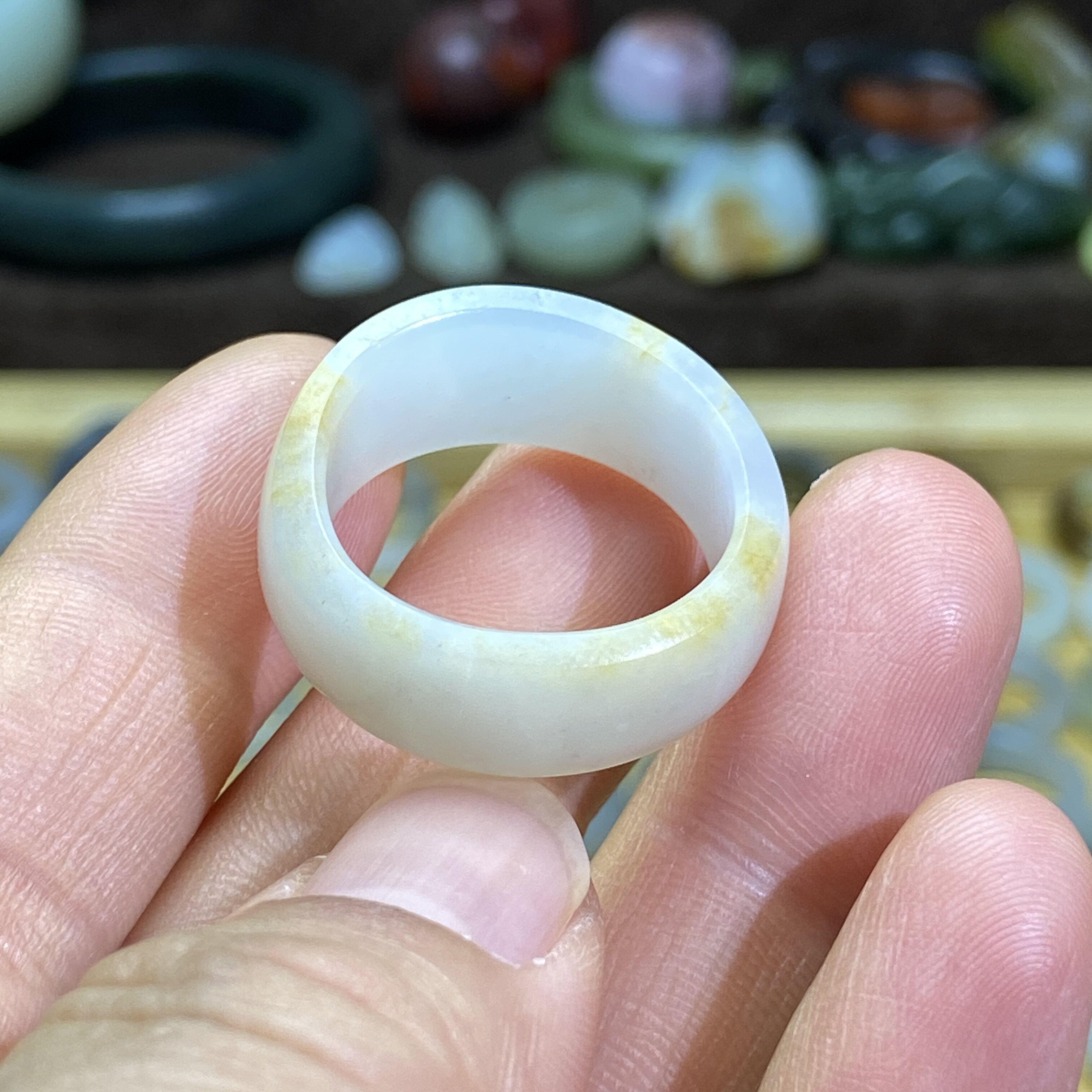 和田玉白玉籽料卡20洒金皮随型戒指复古风戒圈玉环文玩珠串挂饰