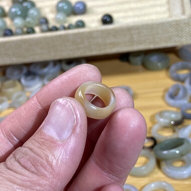 和田玉糖白玉籽料卡10随型跑环古风玉环锁骨链挂饰文玩珠串配饰