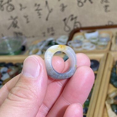 和田玉籽料卡15随型方戒指洒金皮满皮黑白分明古风玉环珠串跑环