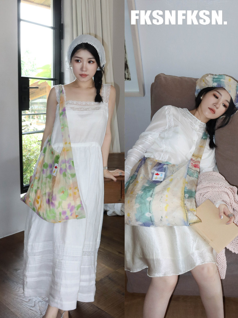 浮夸少女dayu 原创自制晕染彩色薄款斜挎单肩天丝印花油画风布包