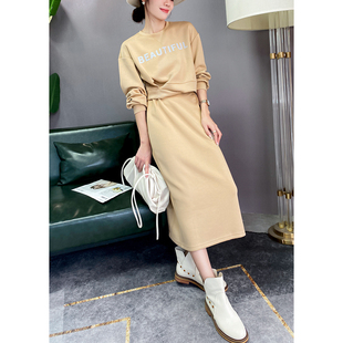 腰间系扣绑带半身裙套装女春春款女装2026设计感印花卫衣两件套