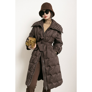 潮葩 大翻领收腰系带 美拉德棕色中长款羽绒服女冬季2025新款外套