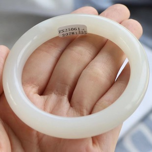 保真天然和田玉手镯55圈口证书6120781和田藕粉底白玉白色青海料