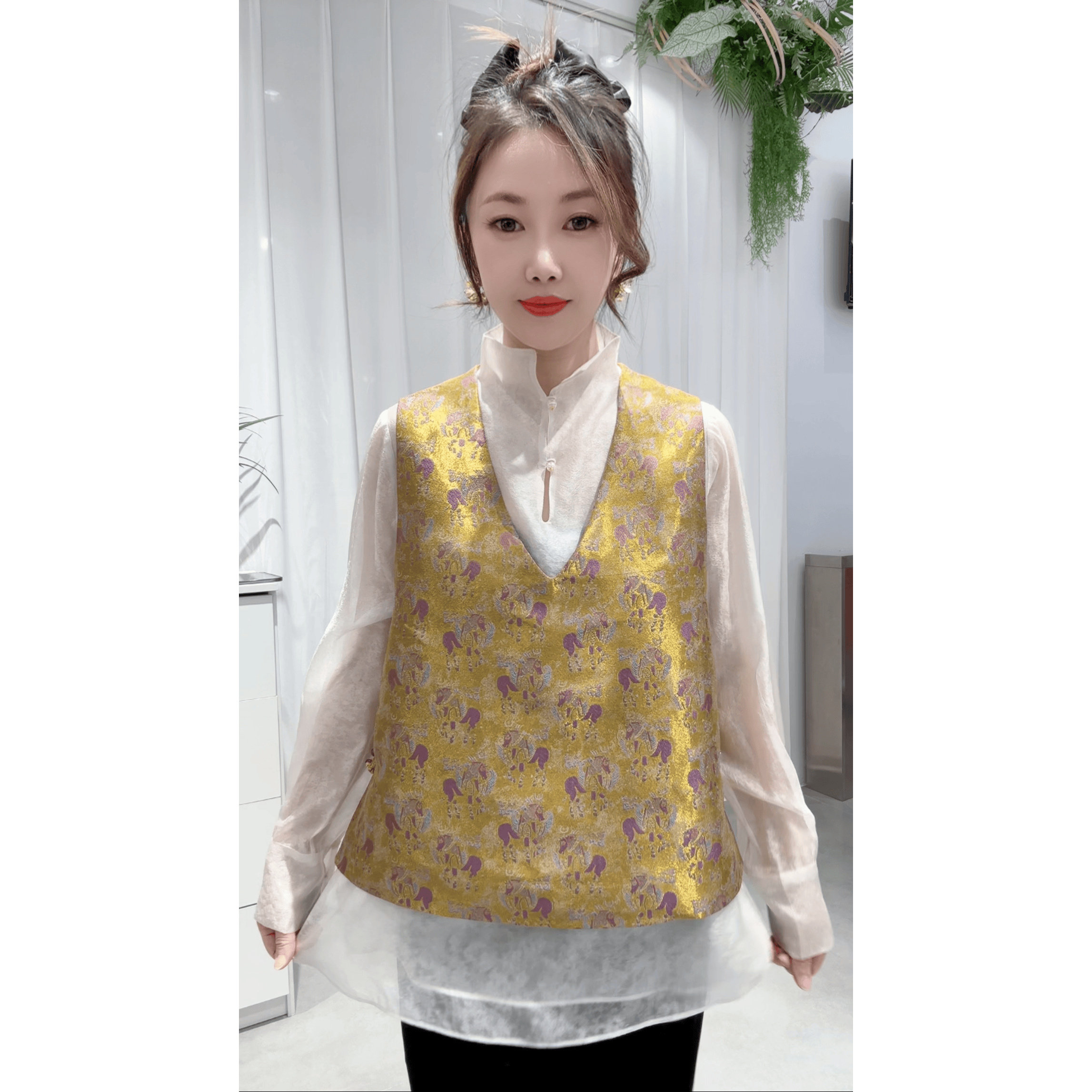 【紫金鎏马】新中式V领马甲背心短款坎肩织锦提花国风马夹春款