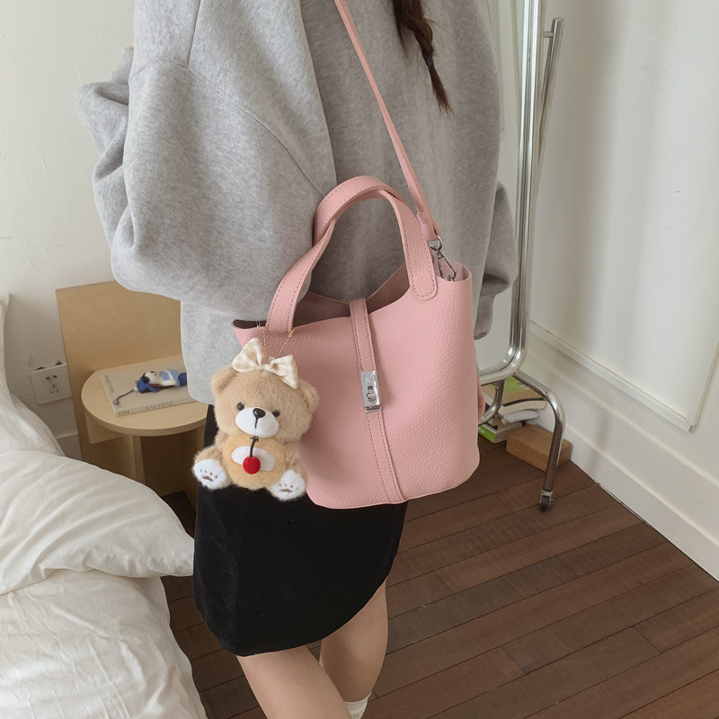 高级感复古小包包女2026新款时尚百搭斜挎包通勤手提小拎包水桶包,箱包皮具/热销女包/男包,通用款女包,淘宝优惠券,粉丝福利购,淘宝优惠卷