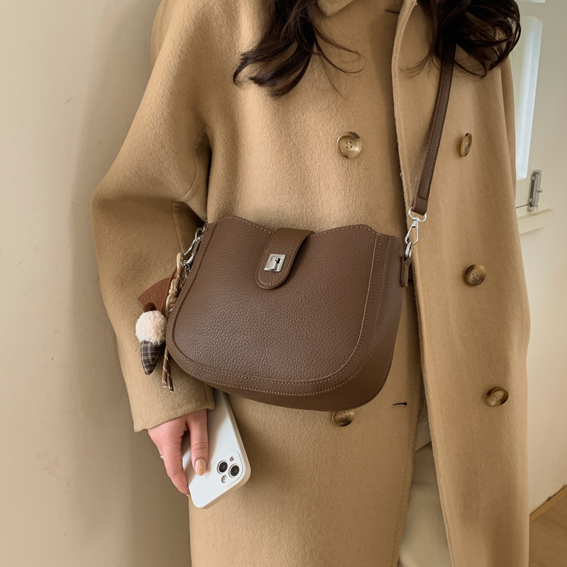 时尚通勤单肩包水桶包