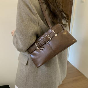 通勤百搭单肩腋下包超火手提小拎包 高级感复古磨砂包包女2026新款