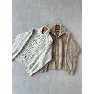 优雅氛围 H1c 肌理设计 羊毛混纺针织高领毛衣 木质扣 不对称绞花