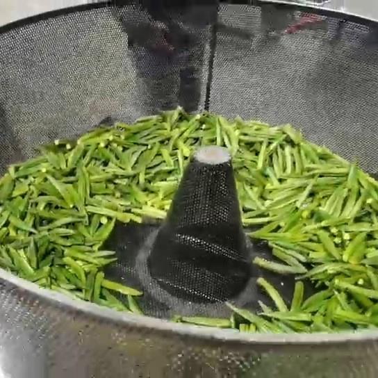秋葵果蔬脆片低温油炸机商用小型真空油炸机可定制