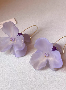 小众精致紫色花朵耳钉女2025年新款耳环轻奢高级感气质度假风耳饰