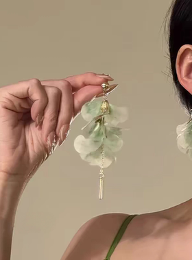 【清风向晚】早春森系花朵耳钉绿色花瓣流苏耳环高级感度假风耳饰
