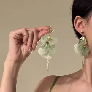 【清风向晚】早春森系花朵耳钉绿色花瓣流苏耳环高级感度假风耳饰