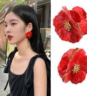 杨采钰同款耳环复古白色花瓣耳饰耳钉女小众设计感高级2024年新款