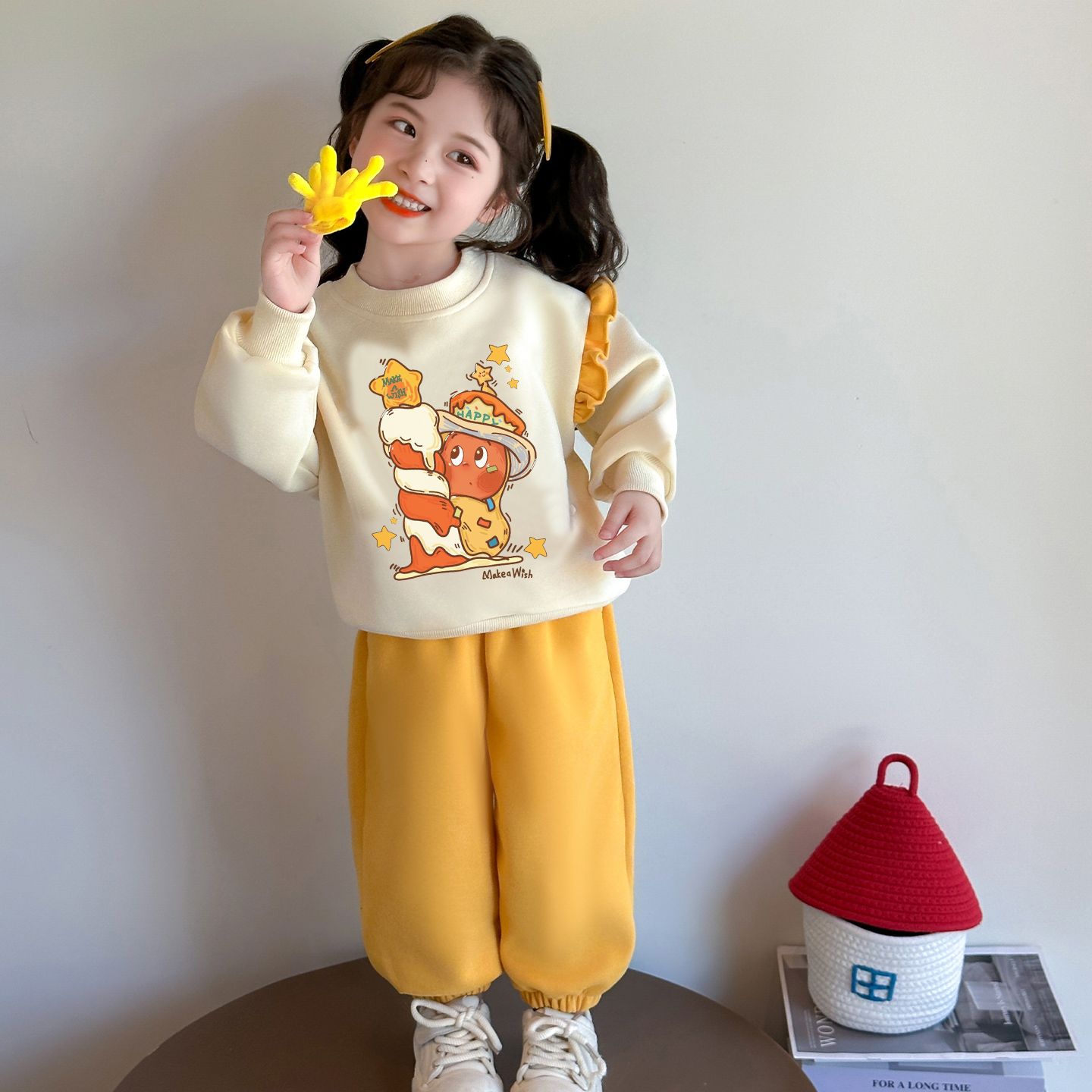 NASA星星人衣服童装套装女童小中童荷叶袖黄色春秋圆领卫衣两件套