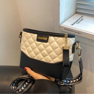 小C&K菱格链条小包包女2025新款流浪包高级感宽肩带斜挎小方