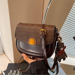 小C&K复古鳄鱼纹小包包女2025新款潮流单肩包高级感马鞍包