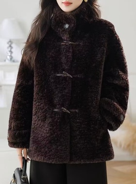 绮绣缘86602牛角扣外套羊羔毛一体廓形中长款女2025新款冬