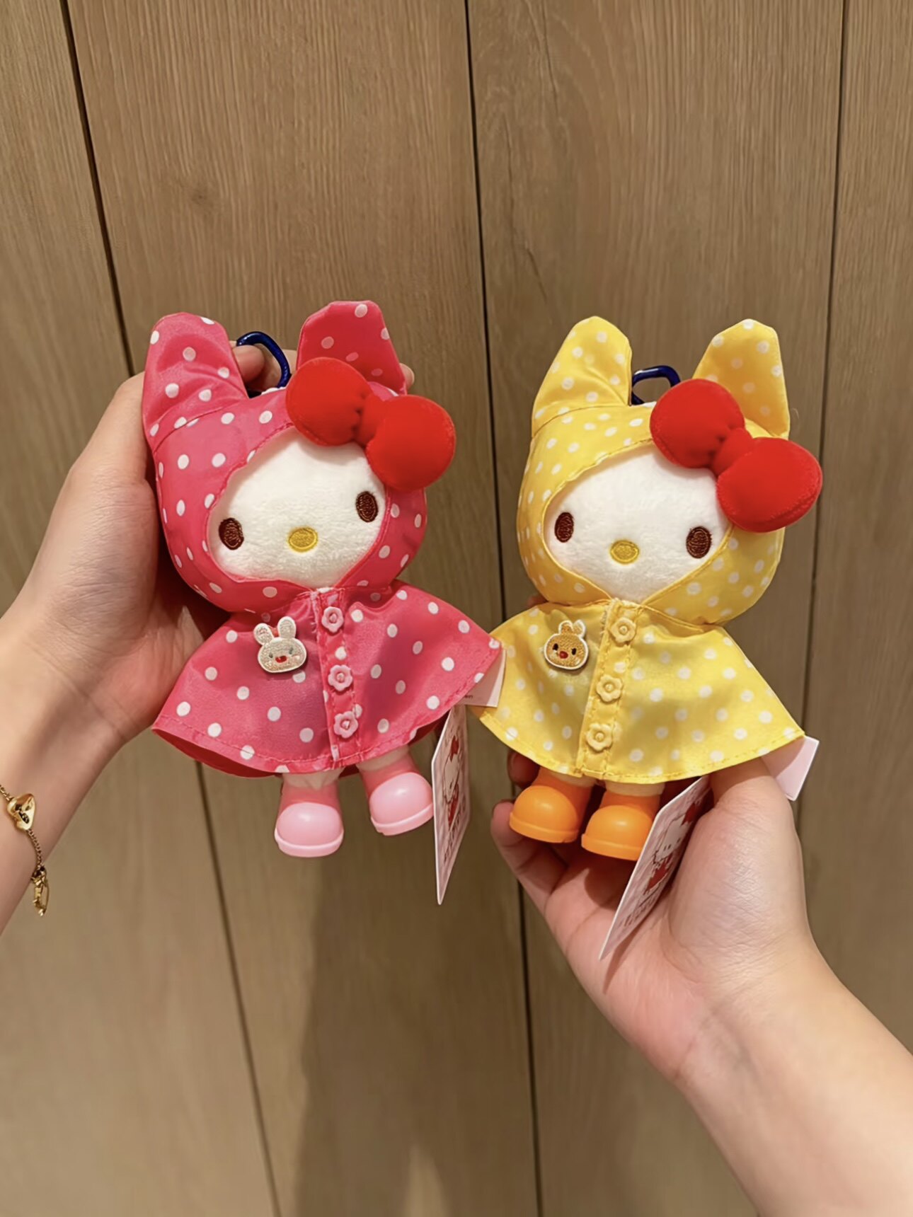 正版波点雨衣hellokitty包包挂件可爱毛绒公仔玩偶钥匙扣玩具礼物图片
