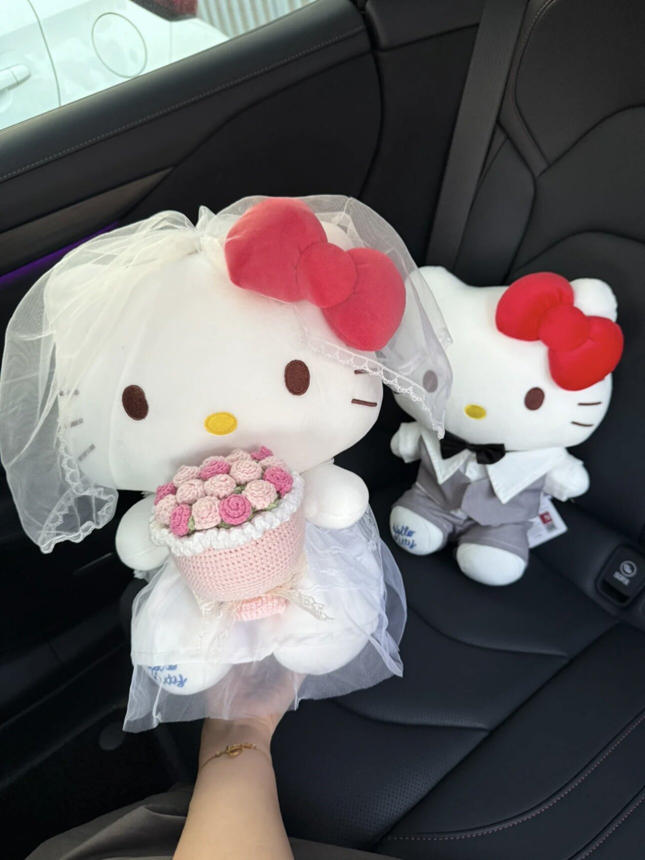 正版大号30cmhellokitty压床娃娃高级结婚礼物伴手礼送人新婚礼物