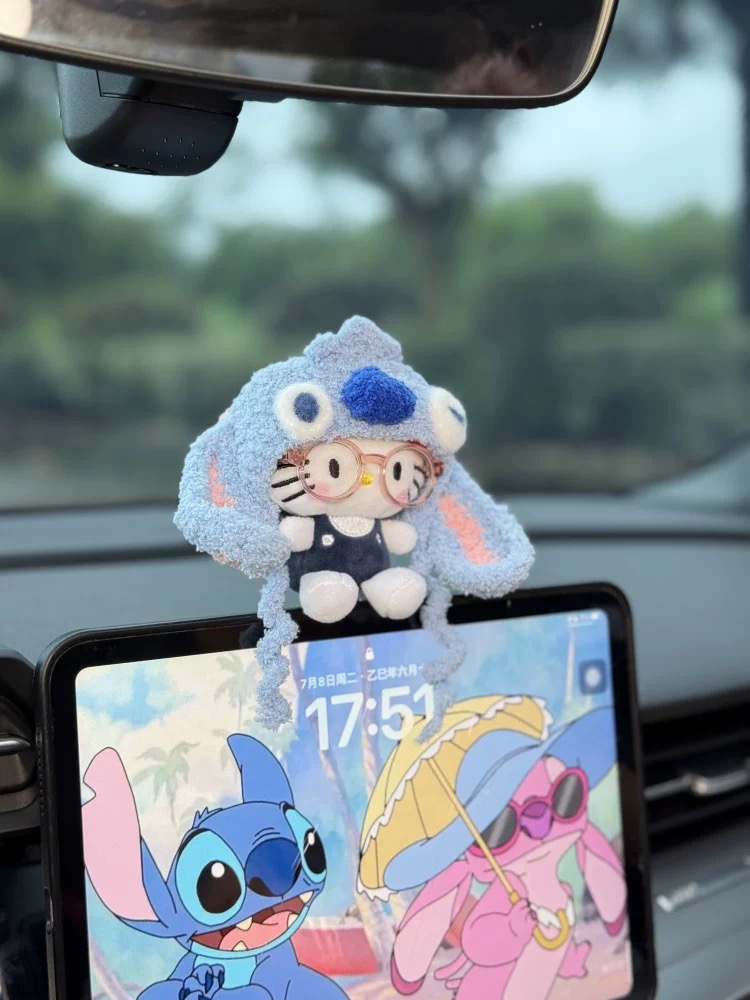 hellokitty车载摆件汽车中控台装饰品车内汽车显示屏装饰玩偶公仔