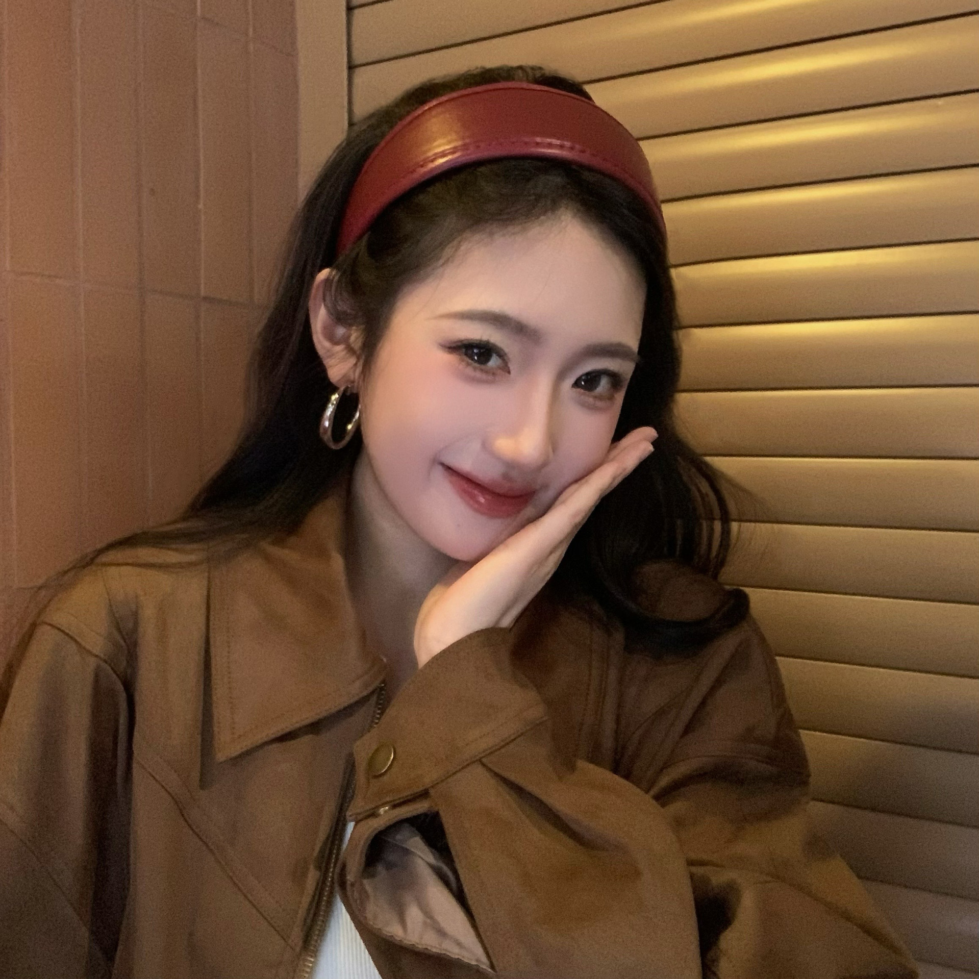 港风美女 复古气质红色皮质宽边发箍新款秋冬头箍高颅顶发卡饰品