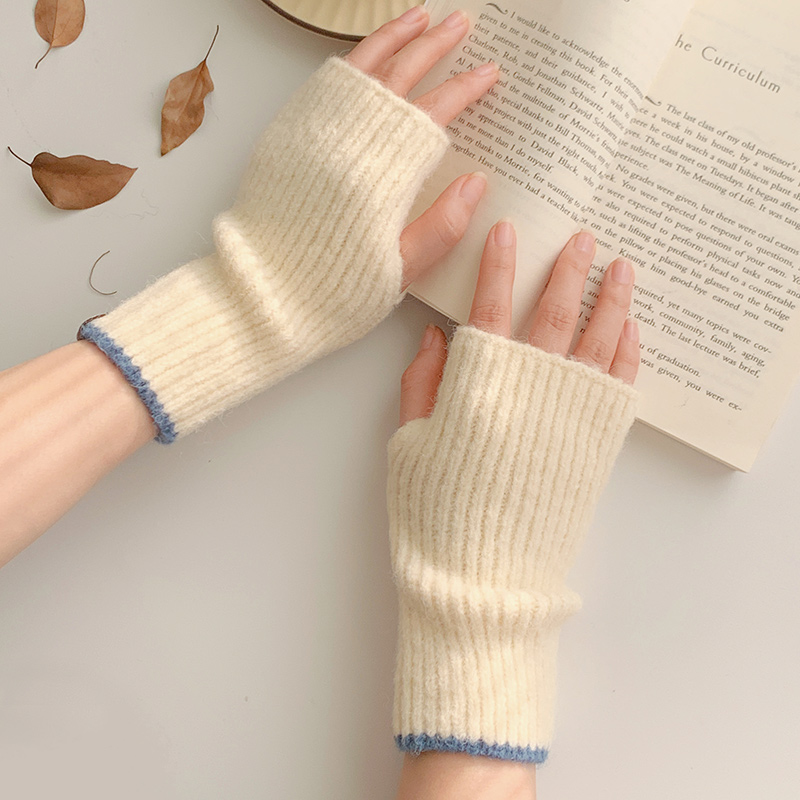【新品先享】露半指针织手套女