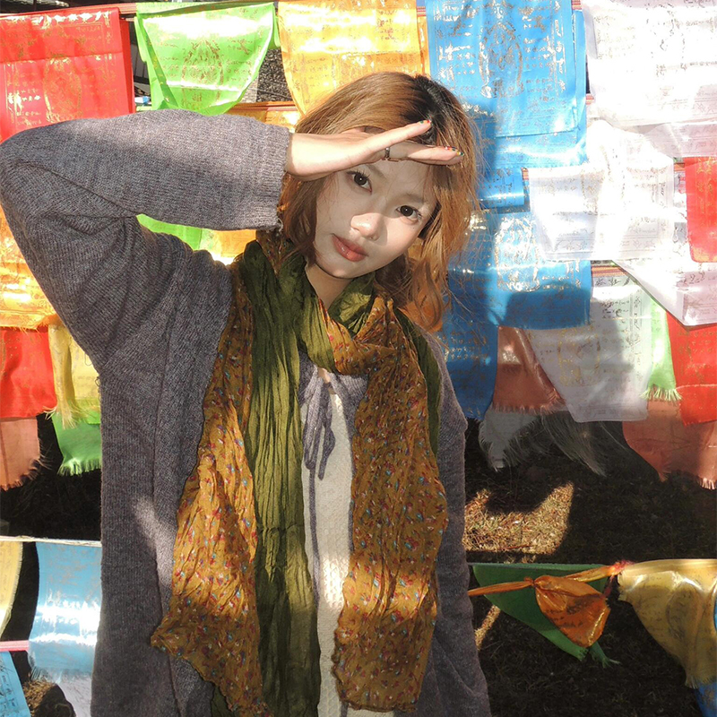 川西旅游碎花围巾女2025新款秋冬文艺氛围感披肩外搭长款丝巾配饰