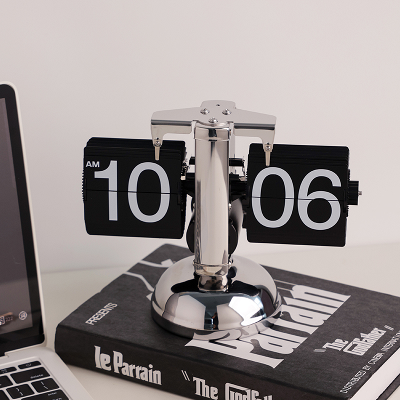 创意自动翻页时钟摆件