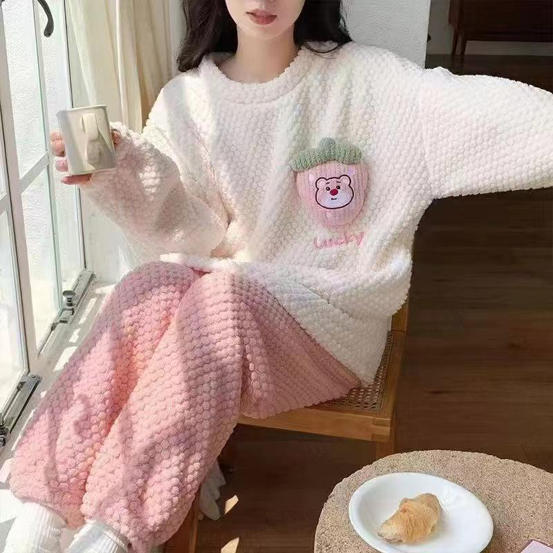 可爱草莓熊加厚加绒睡衣