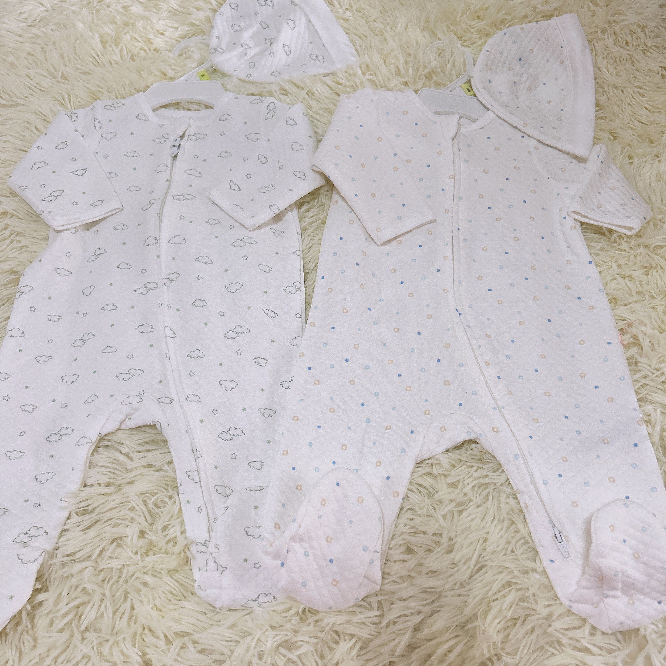 出美国男女宝宝婴儿连体衣爬服中性哈衣新生连身包屁衣秋冬白色