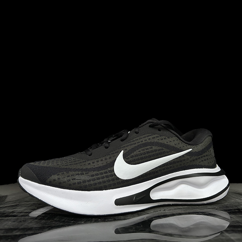 轻质网眼鞋面休闲系带缓震训练