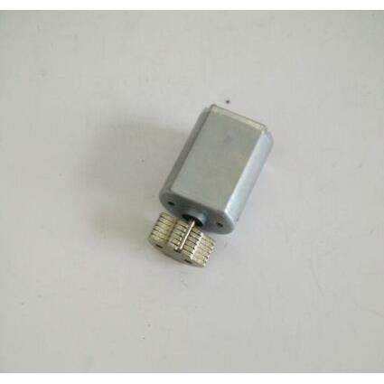 厂家供应微型直流马达有刷直流震动电机F130P16x6片铁盖