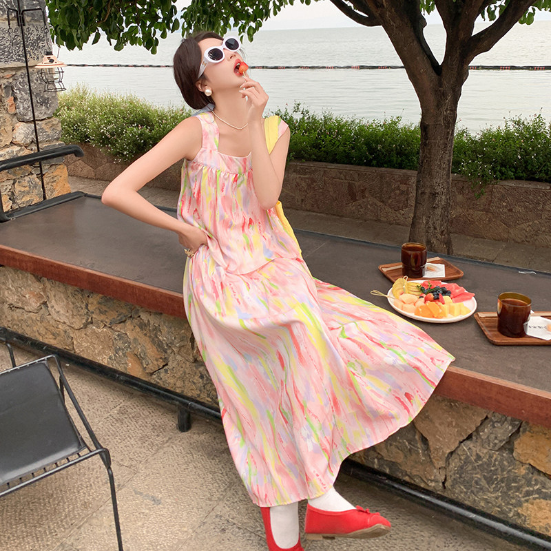 多巴胺彩色油画吊带背心女装夏季新款少女感A字半身裙子两件套装,女装套装/套裙,2C187