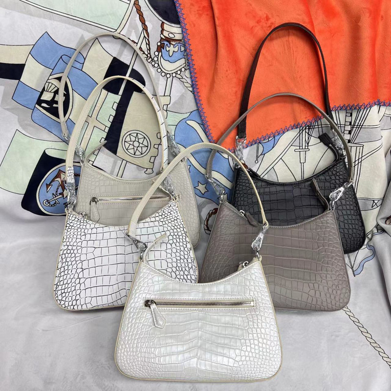 24新款哑光鳄鱼皮腋下包女士休闲百搭真鳄肚皮女包时尚潮流单肩包,箱包皮具/热销女包/男包,腋下包,淘宝优惠券,粉丝福利购,淘宝优惠卷