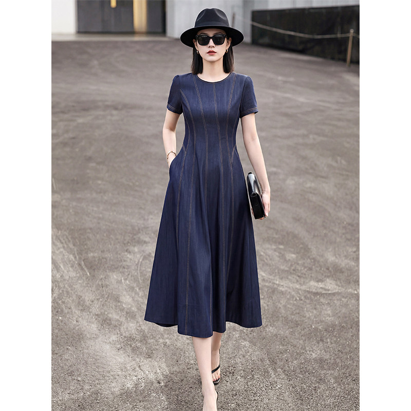 通勤风短袖连衣裙中长款A字裙2026今年流行显瘦气质带口袋牛仔裙