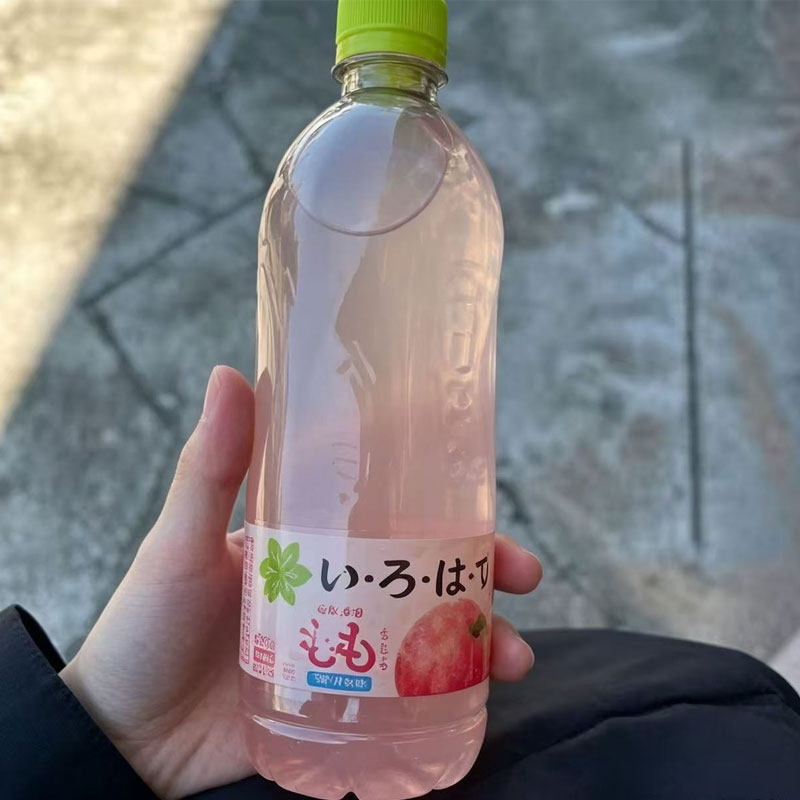 日本进口可口可乐透明水白桃水蜜桃味水休闲饮料555ml