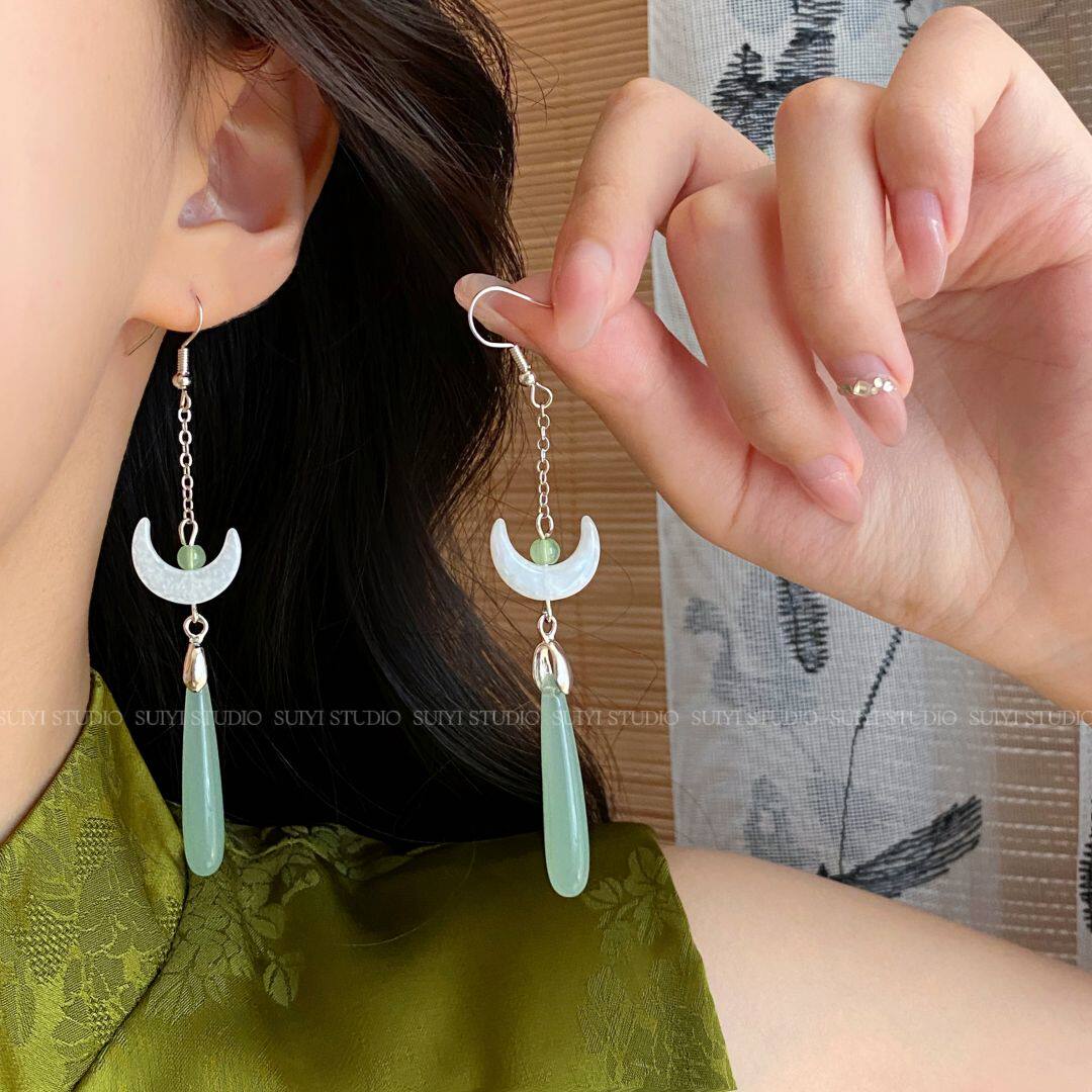 SUIYI 新中式月亮耳环女清冷感浅绿色长款水滴无耳洞耳夹气质耳坠