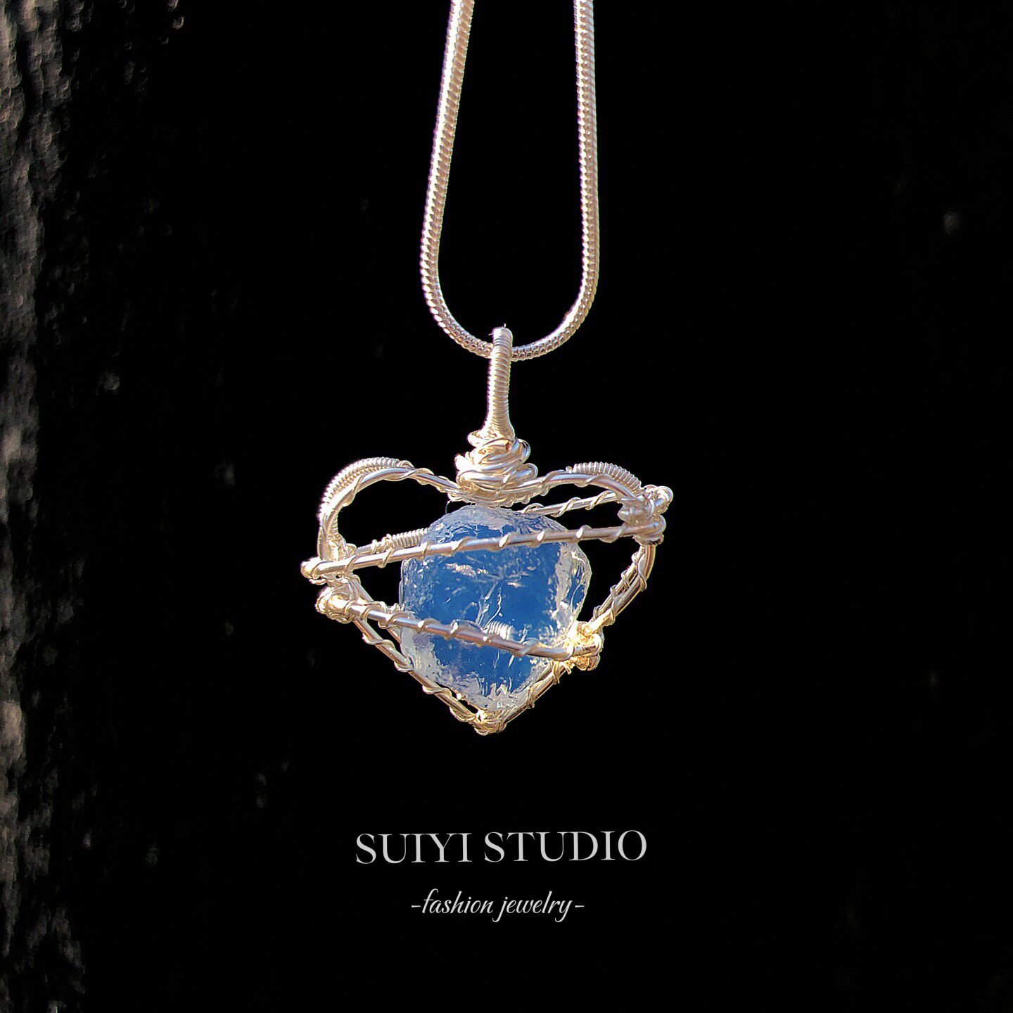 SUIYI 原创设计 心形琉璃原石吊坠男女款 天然水晶原石绕线锁骨链
