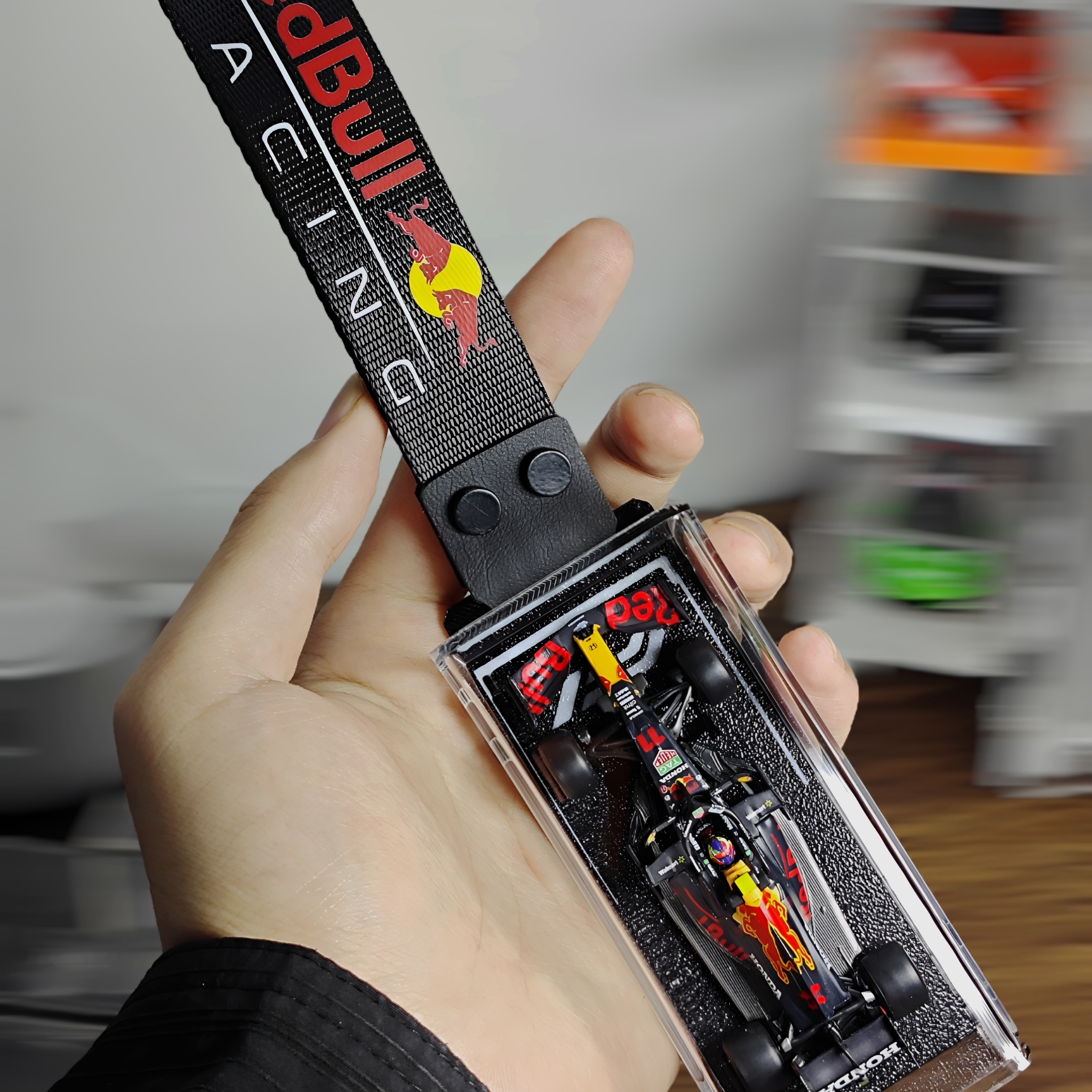 洛希盒F1红牛RociBox透明64车模随身外带挂包盒展示盒创意收纳