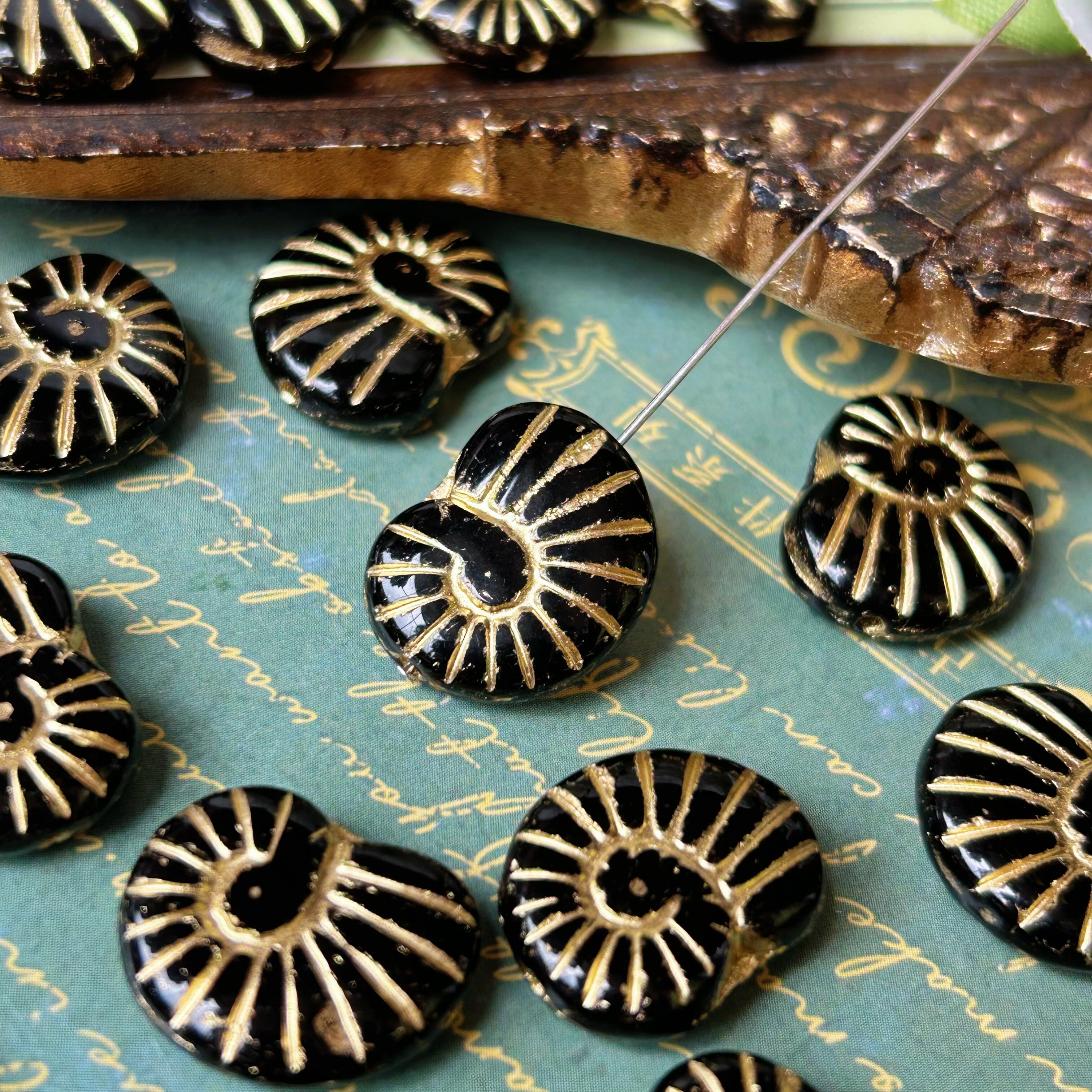 进口捷克珠13*17mm描金黑色海螺珠手工串珠diy材料配件散珠饰品