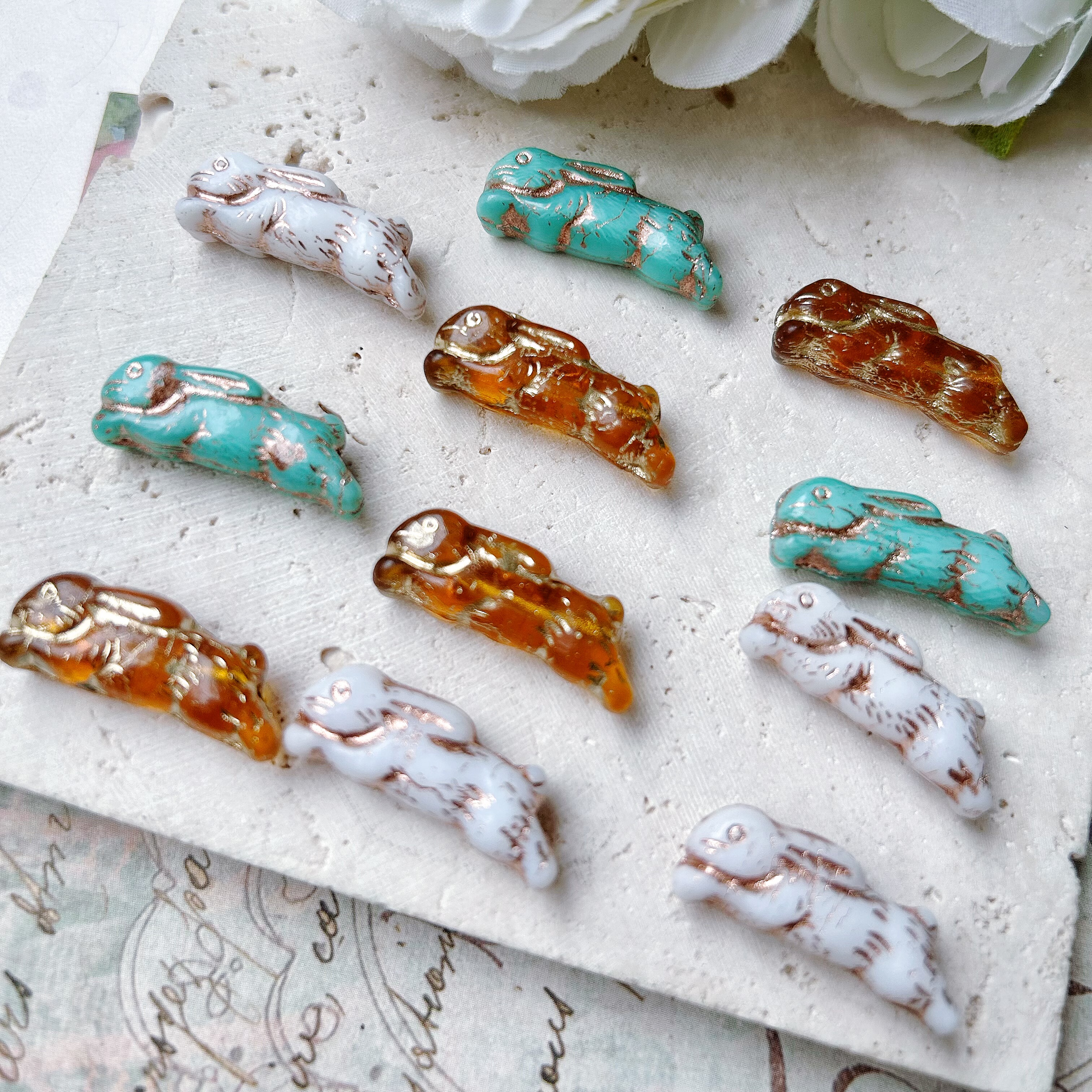 进口捷克珠23*7mm奔跑的小兔子造型珠手工串珠diy材料配件散珠