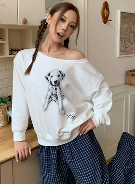 KTDA斑点狗印花宽松舒适一字肩斜肩堆叠两穿卫衣复古字母休闲女秋