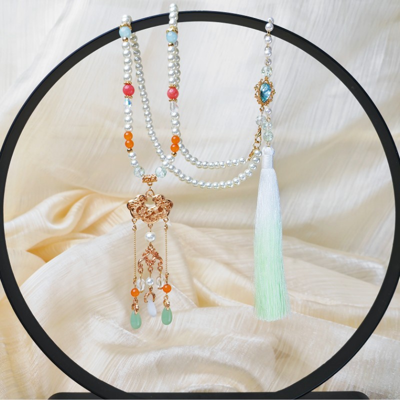 璎珞项链背云搭配汉服