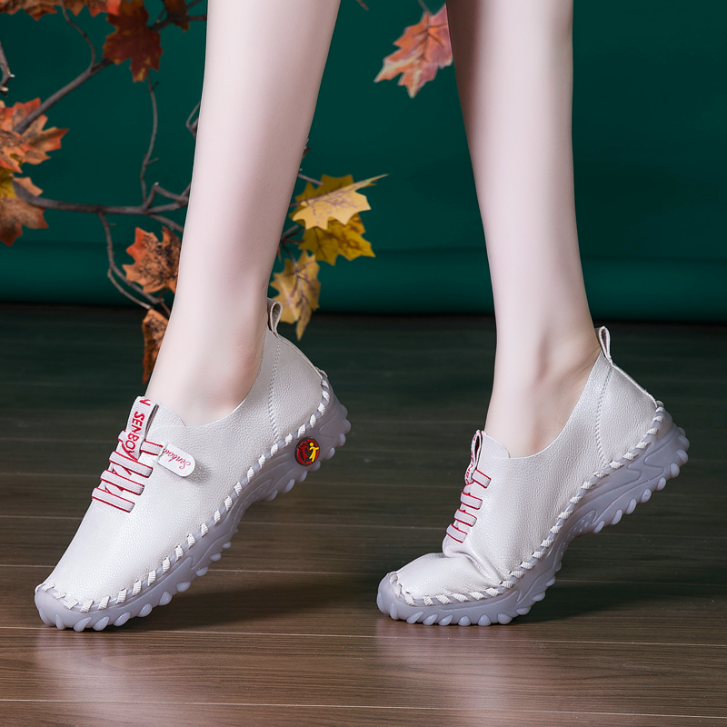 软底软面舒适女鞋2025新款夏季中老年妈妈鞋镂空牛筋底一脚蹬女士